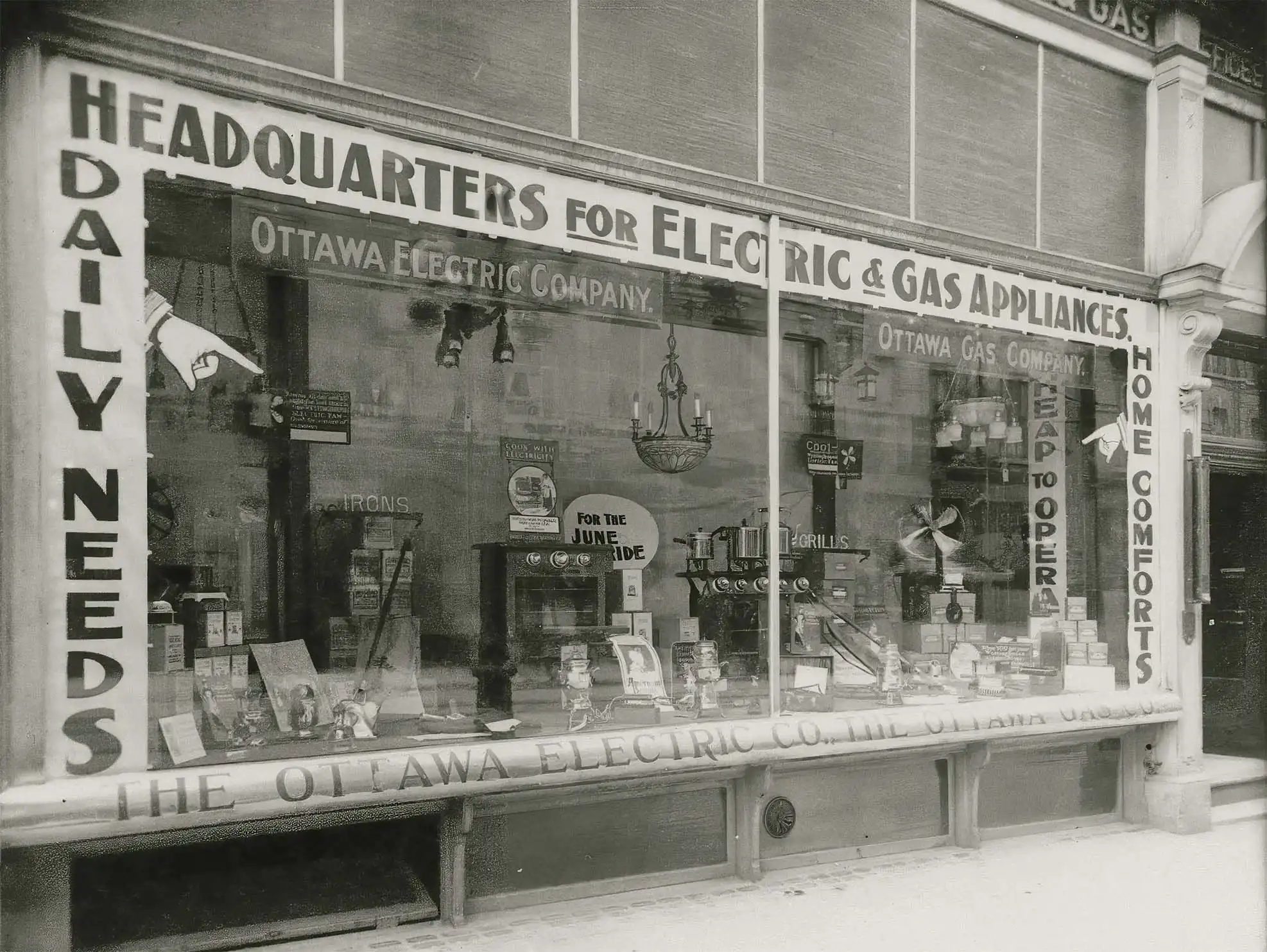 Photograph of an entire retail sector grew from the widespread availability of electricity and the new consumer products it powered.